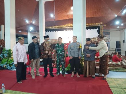 meperingati hari wayang 